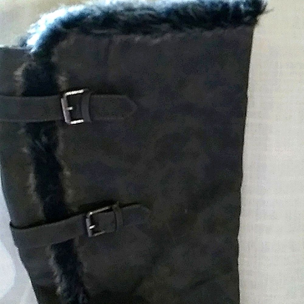 Size 10 Lenka gray healed zip up boots